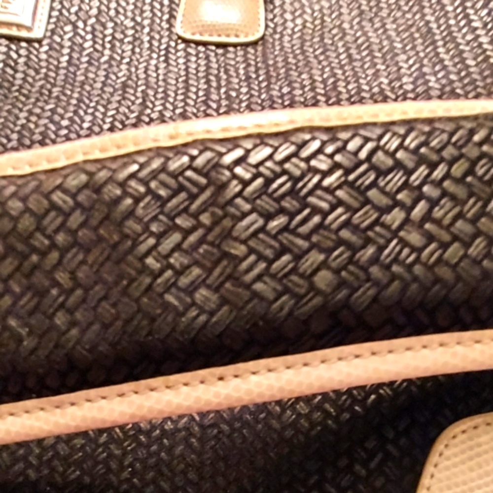Diane von Furstenberg Travel Shoulder Bag. π - Picture 10 of 15